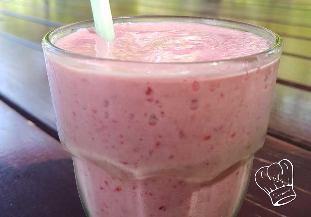 Milk-shake aux framboises et bananes