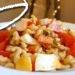 Salade de pâtes, tomates, œufs et surimis