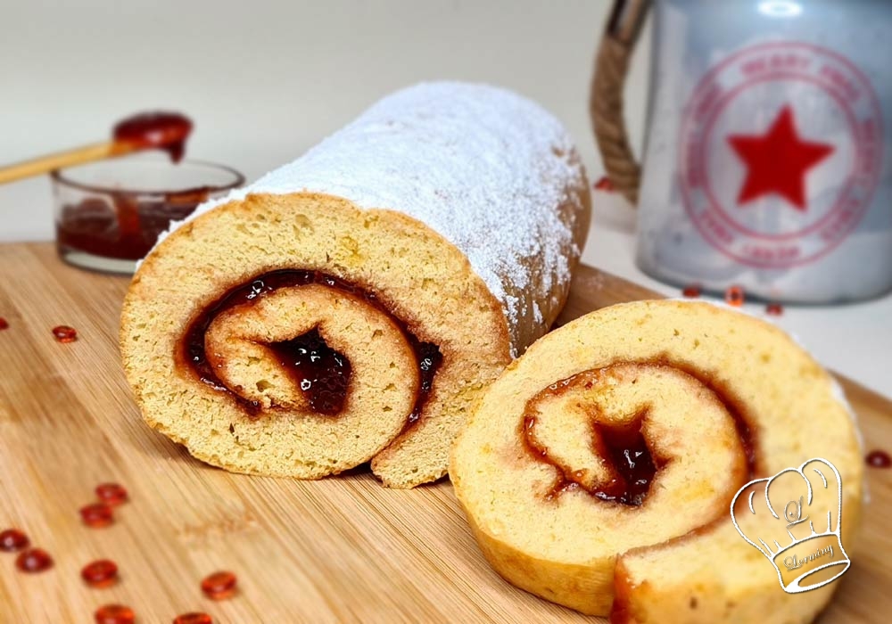 Gâteau roulé imprimé très girly à la confiture de fraise - Recettes de  cuisine Ôdélices