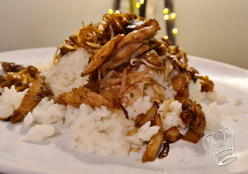 Riz au poulet et aux haricots mungo