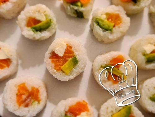 Sushis au saumon et avocats