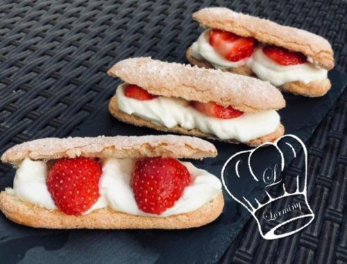 Biscuits a la cuillere facon eclairs aux fraises