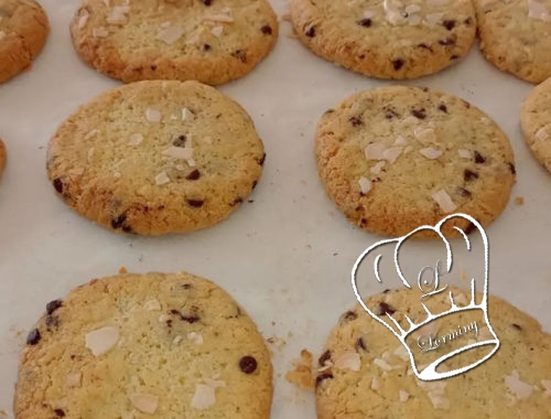 Cookies a la frangipane et aux pepites de chocolat