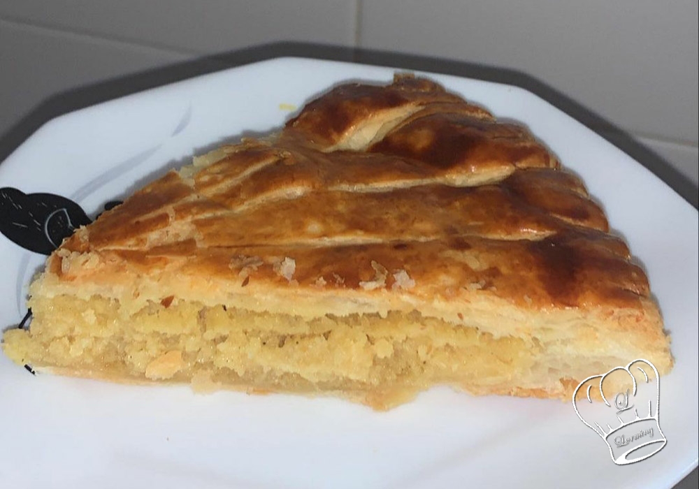 La vraie galette feuilletee a la frangipane pour l epiphanie