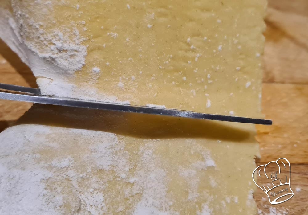 Lasagne a la sauce bolognaise decoupe pate