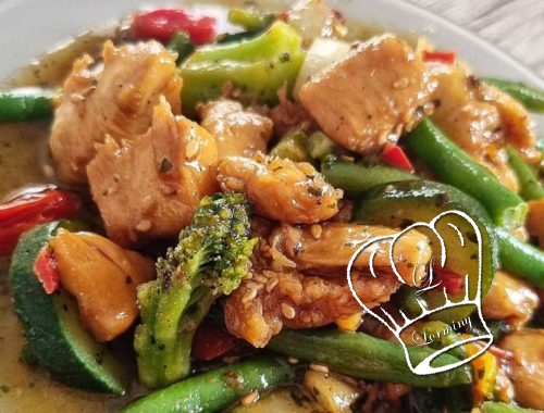 Poulet caramelise au sesame et petits legumes