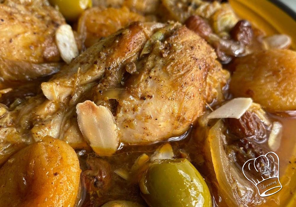 Tajine de poulet au miel fruits secs et olives