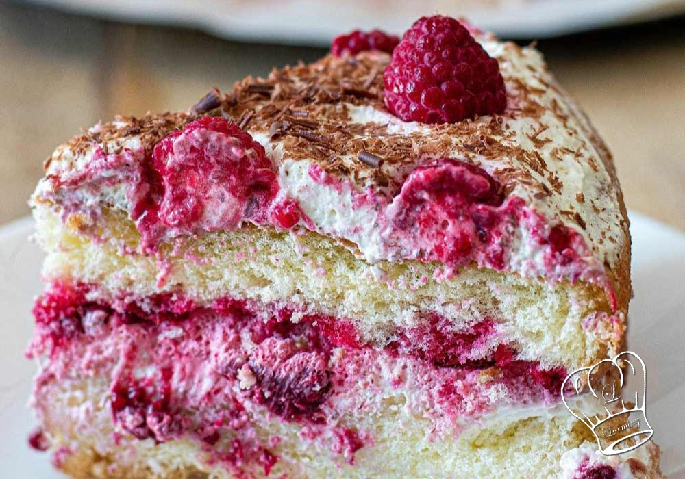 Gateau a la creme et a la framboise