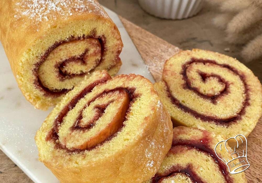 Gateau roule a la confiture de framboises