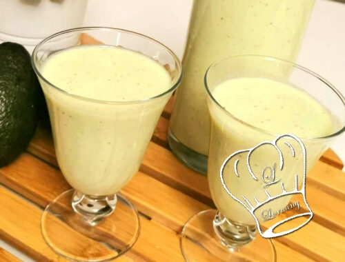 Smoothie avocat banane et lait damandes