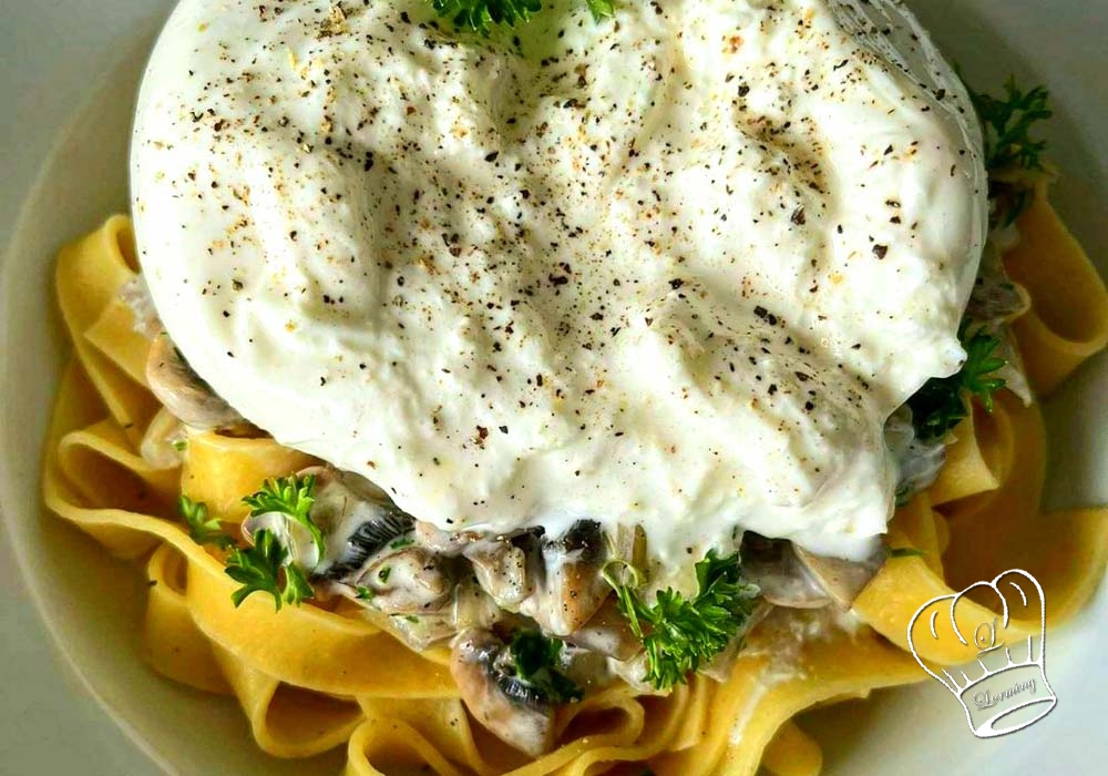 Pates fraiches aux champignons et burrata