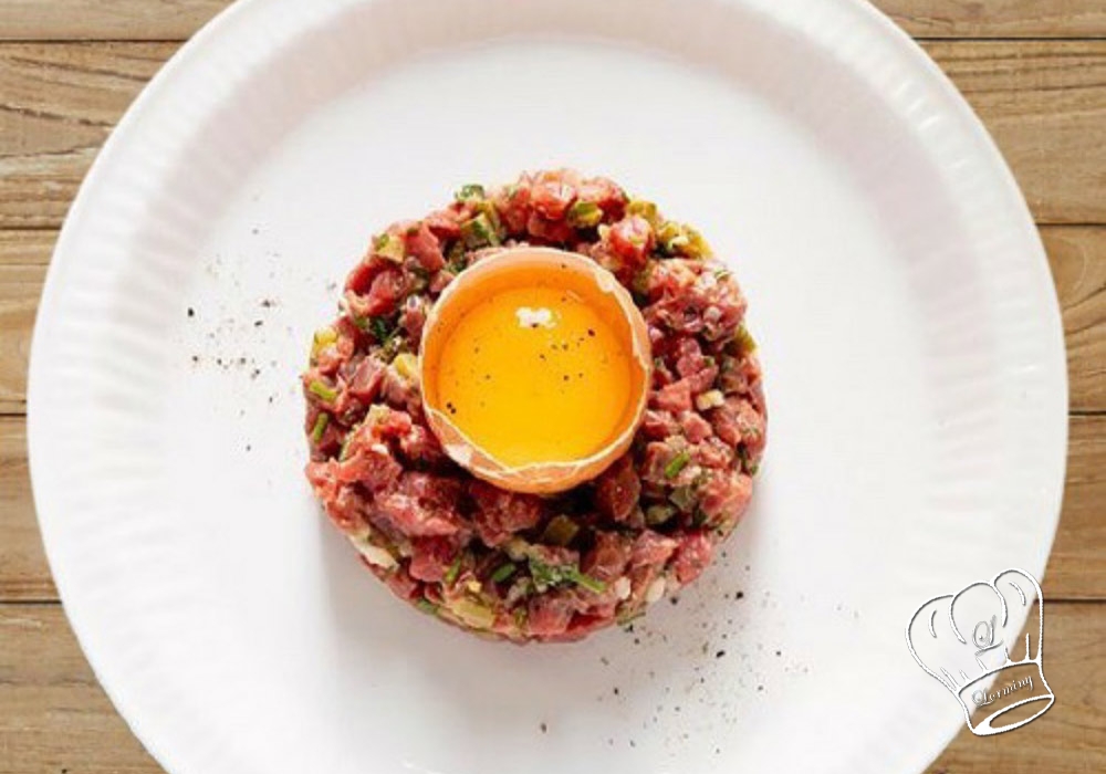 Tartare de boeuf facon bistrot
