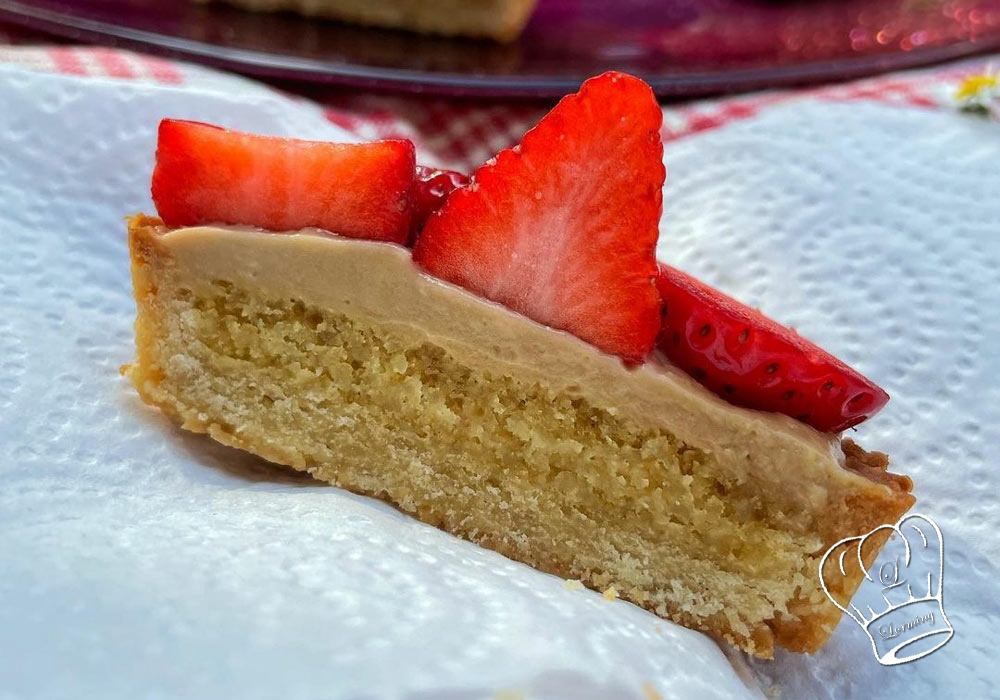 Tarte aux fraises a la creme amandine