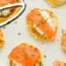 Blinis au saumon fume sauce ciboulette