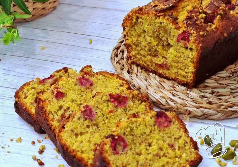 Cake a la pistache et a la framboise