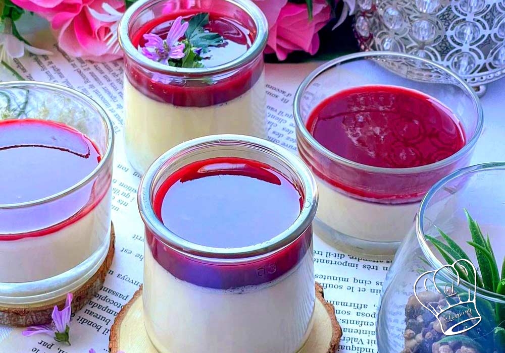 Panna cotta au coulis de fruits rouges