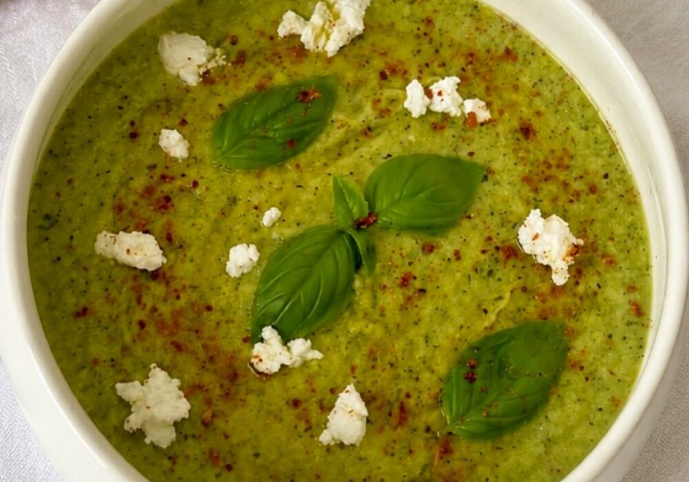 Gazpacho courgettes / fromage frais et basilic
