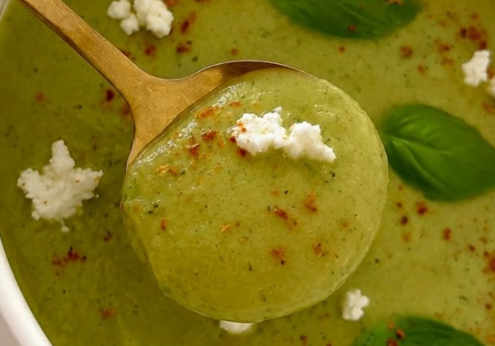Gazpacho courgettes / fromage frais et basilic