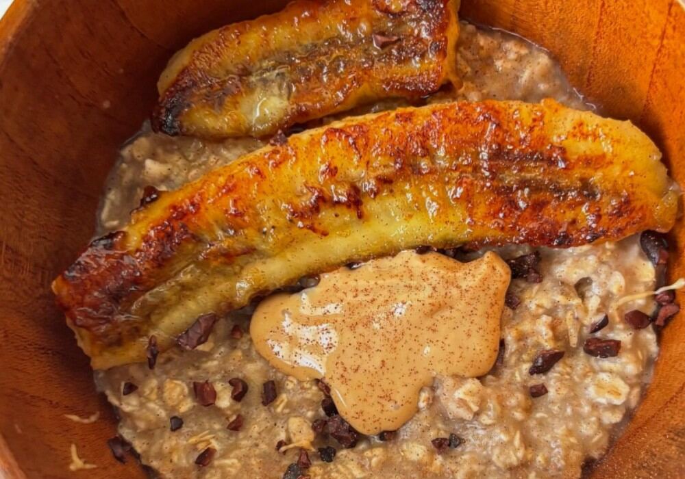 Porridge banane caramelisee & cannelle
