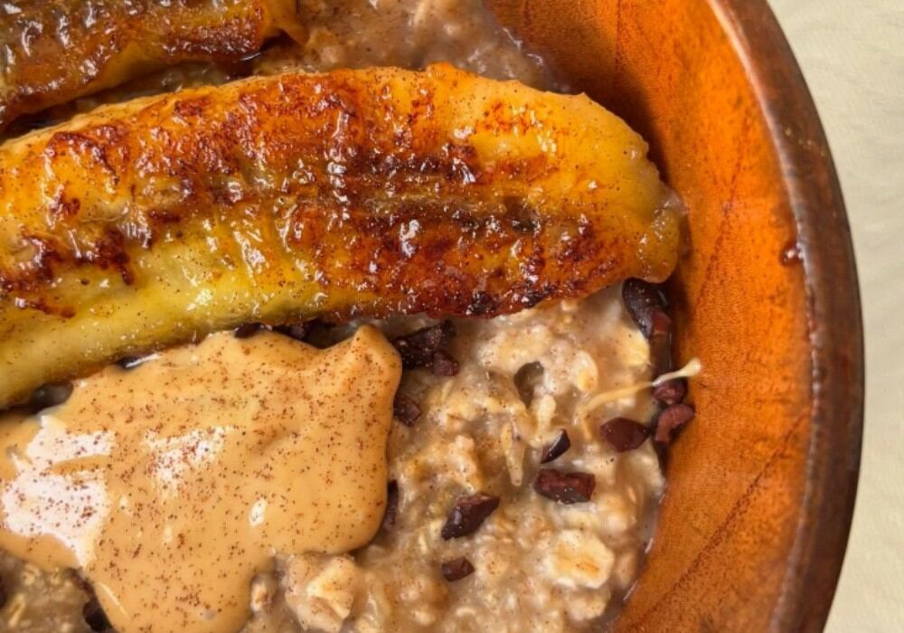 Porridge banane caramelisee & cannelle