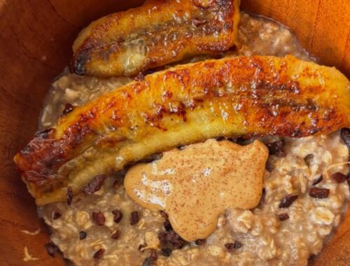 Porridge banane caramelisee & cannelle
