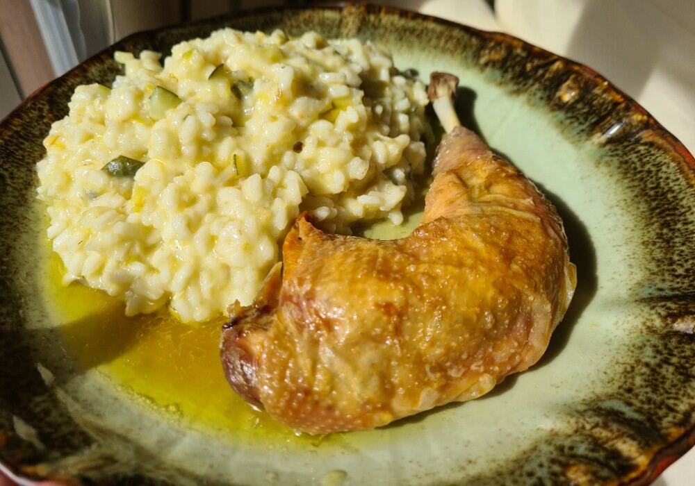 Risotto aux courgettes et cuisse de poulet rôtie au four