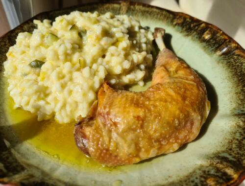 Risotto aux courgettes et cuisse de poulet rôtie au four